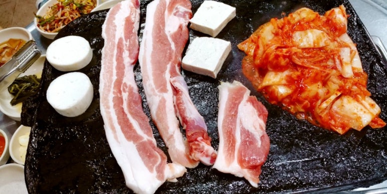 제주토종똥돼지 이미지