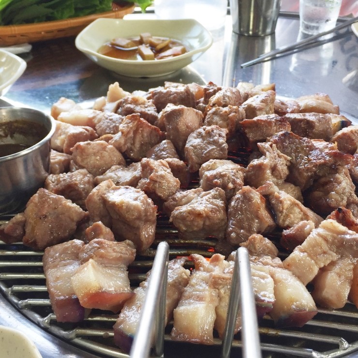 참돼지깡통구이 이미지