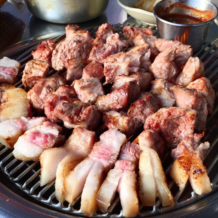 참돼지깡통구이 이미지