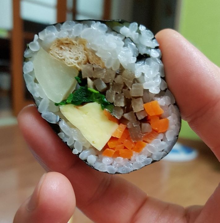 자연말이김밥 이미지