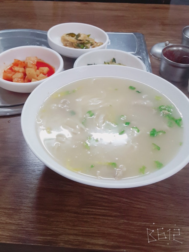 칼국수와반찬이맛있는밥집 이미지