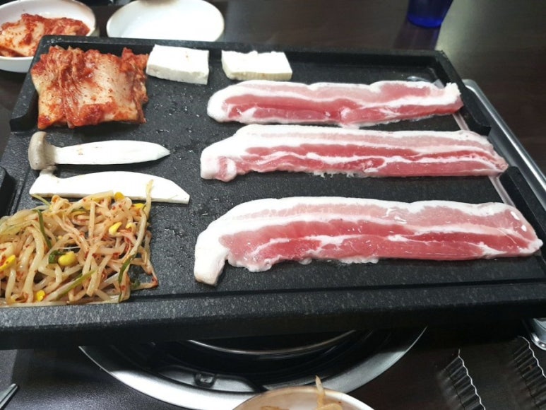 돼지랑이삼겹살 이미지