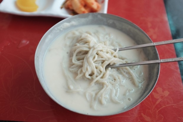 녹차콩물국수 이미지