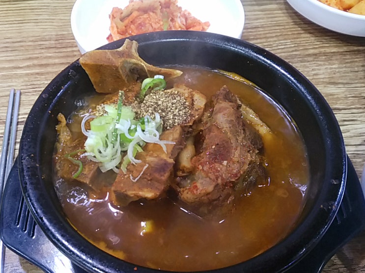 청마루감자탕해장국 이미지