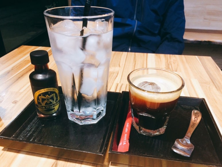 더로스터스커피랩 이미지
