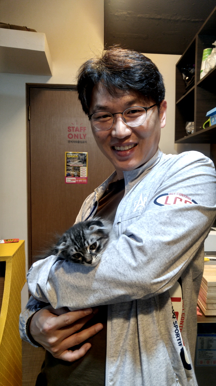 꼼지락꼼지 이미지