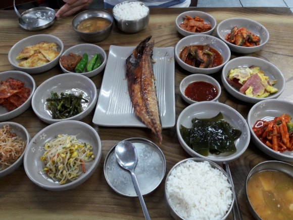 백련가정식백반 이미지