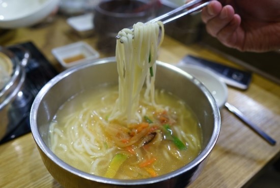 명동칼국수샤브샤브 이미지