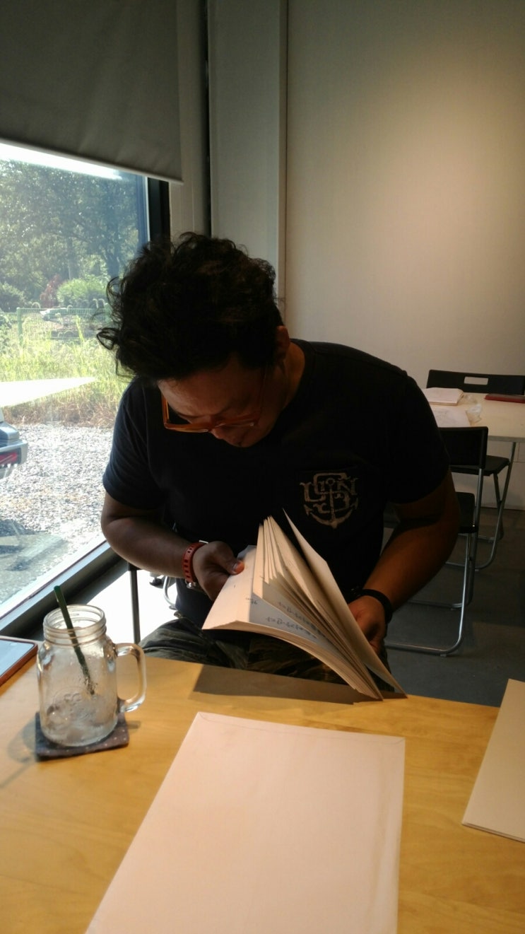 스튜디오홍작가 이미지