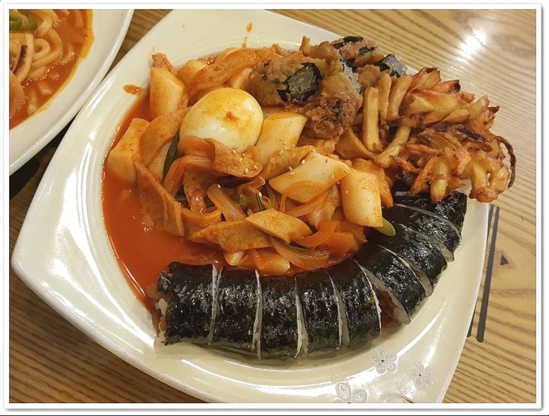얌샘김밥신 이미지