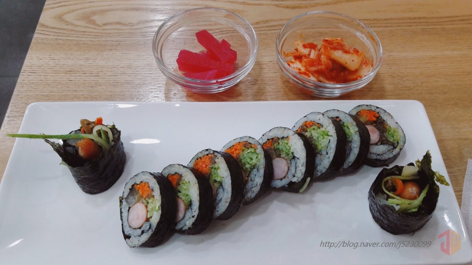 얌샘김밥 이미지