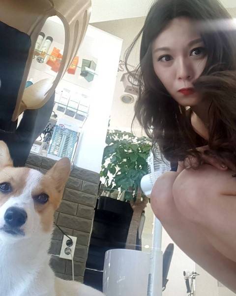 가위잡는다현 이미지