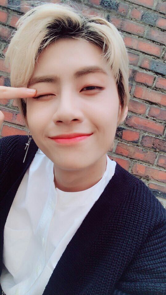 바이윰 이미지