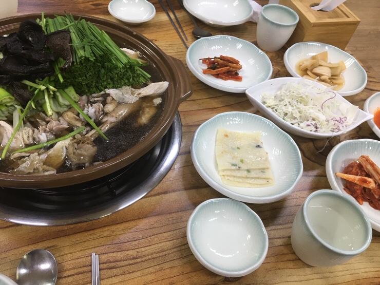 나능이버섯백숙 이미지