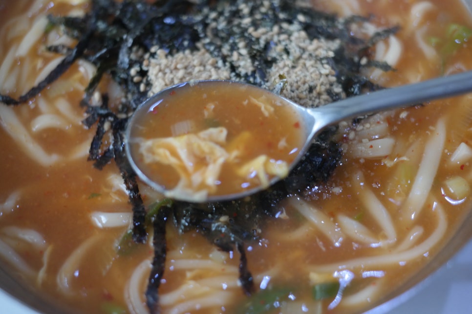 동큐칼국수3000원 이미지