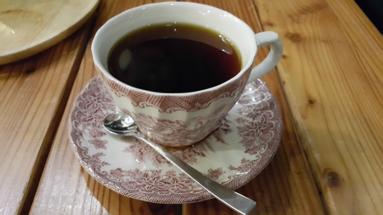 커피여행아메리카노 이미지