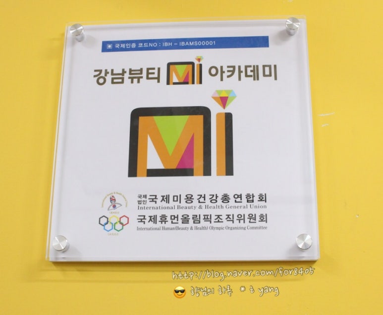 색갈은짙은갈색 이미지
