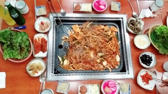 오리와꿀꿀이 이미지