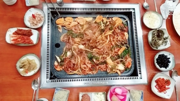 오리와꿀꿀이 이미지