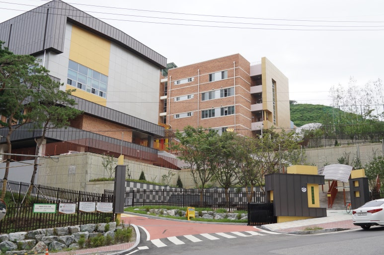 신현중학교 이미지