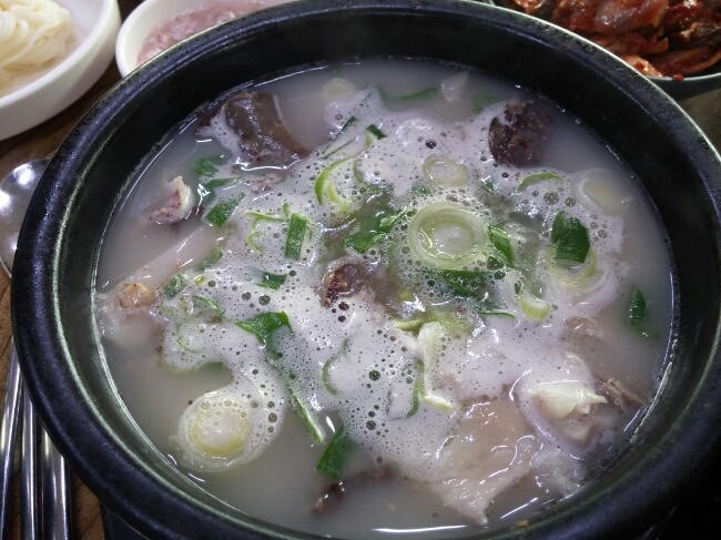 덕이네돼지국밥 이미지