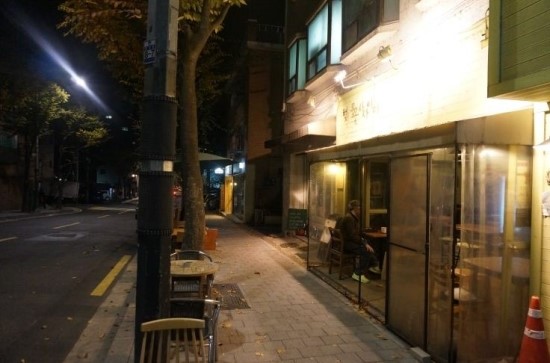 벚꽃사이로 이미지