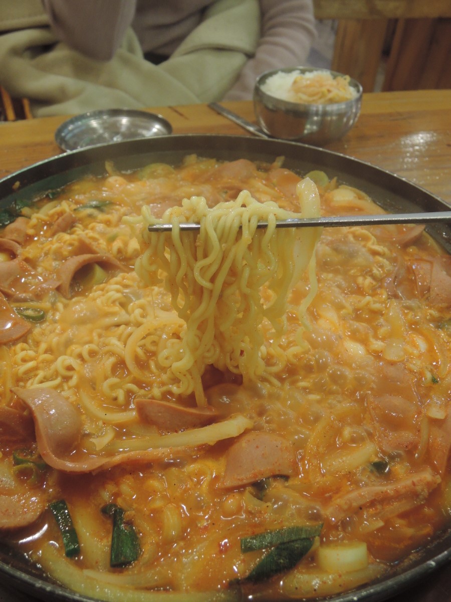 두꺼비 부대찌개 이미지