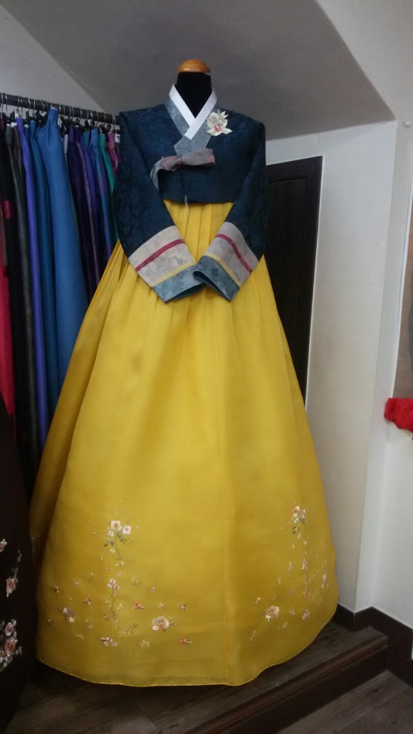 주홍한복 이미지