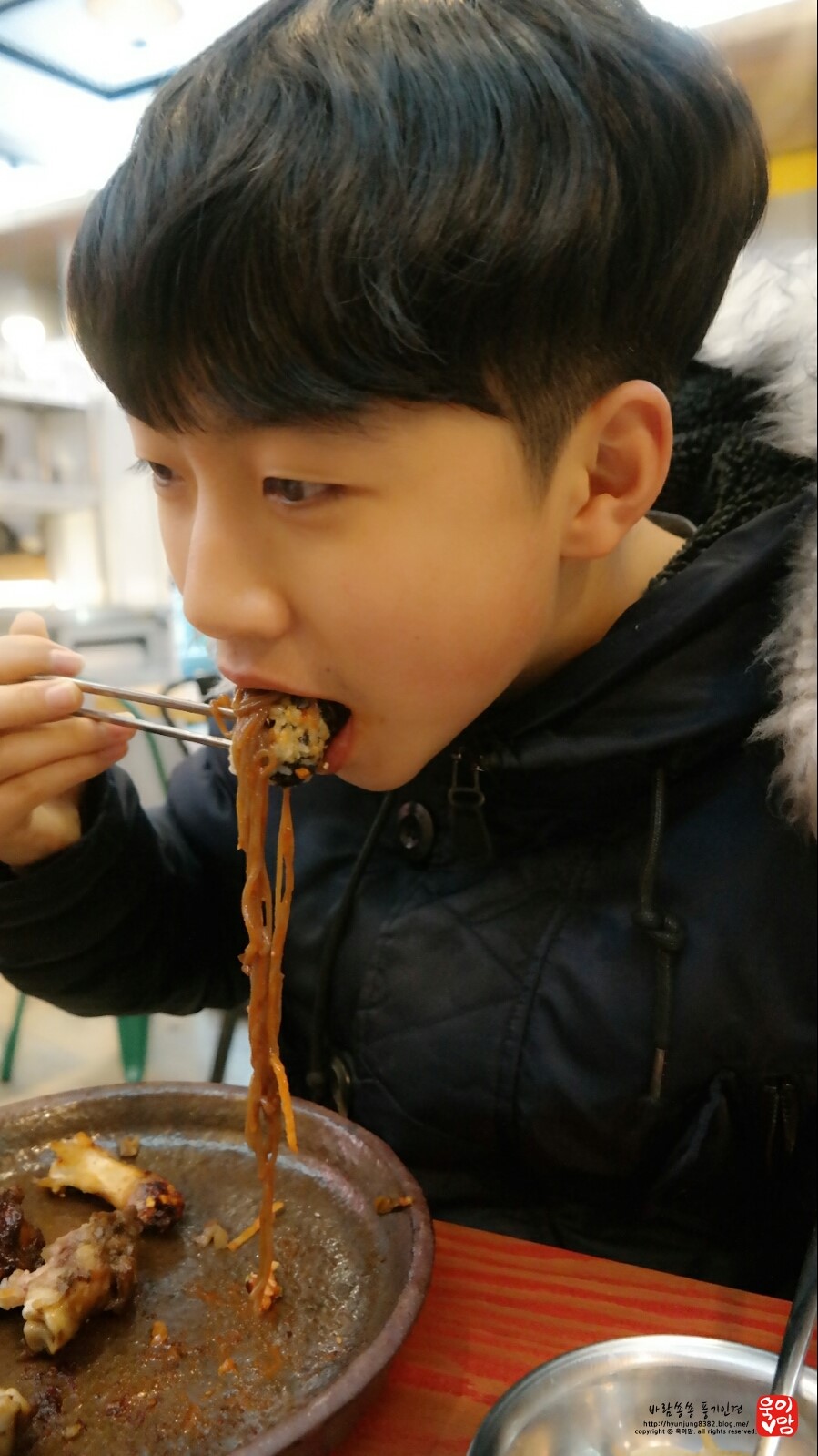 욱이족발 이미지