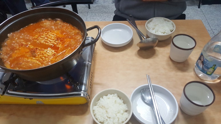 장어구이김치찌개 이미지