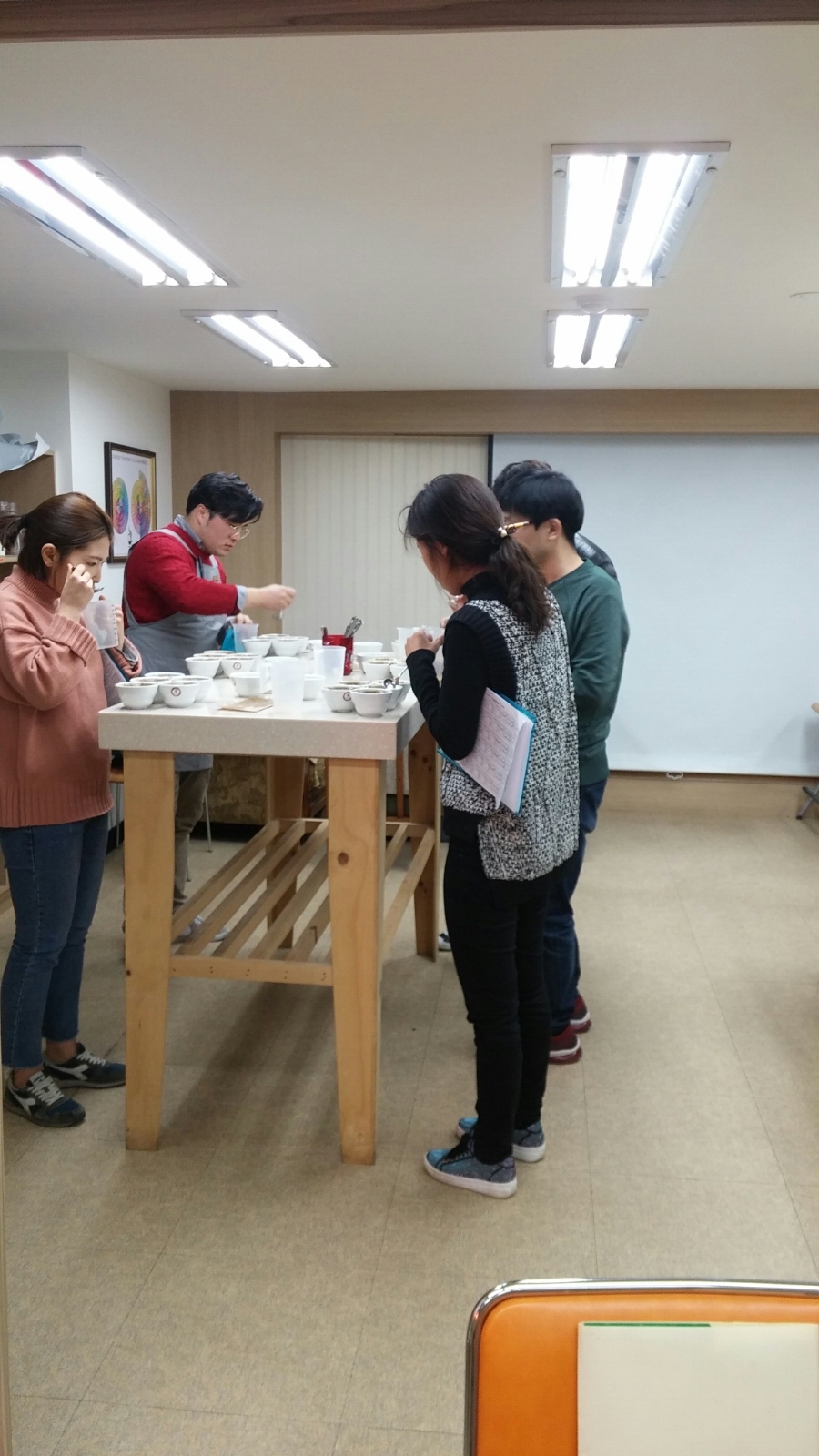 더로스터스커피랩 이미지