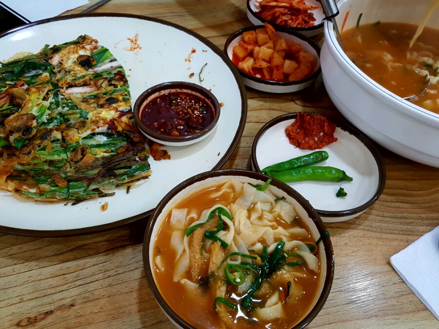 예담얼큰이칼국수 이미지
