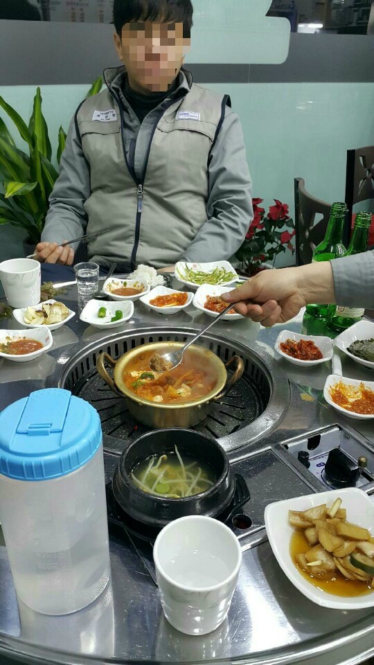 지리산흑돼지뒷통구이 이미지