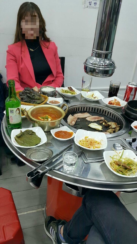 지리산흑돼지뒷통구이 이미지