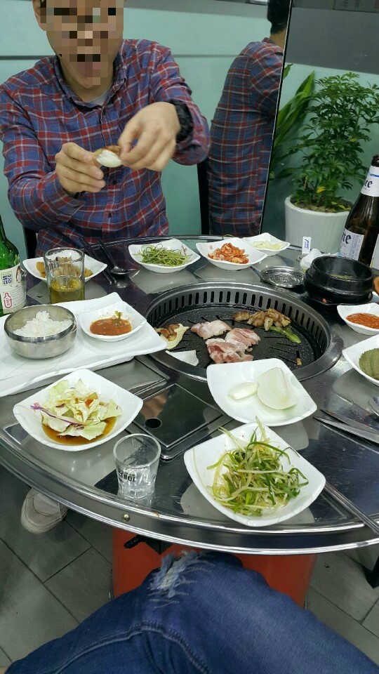지리산흑돼지뒷통구이 이미지