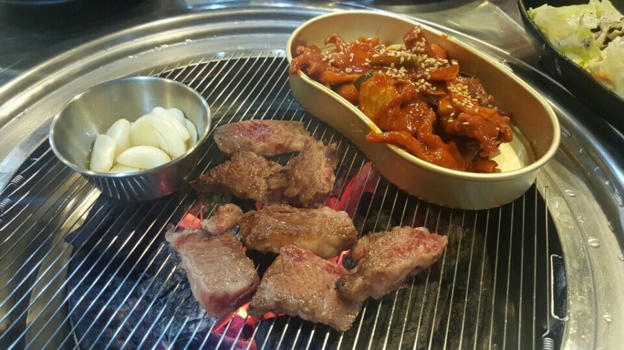 한우갈비의 습격 이미지