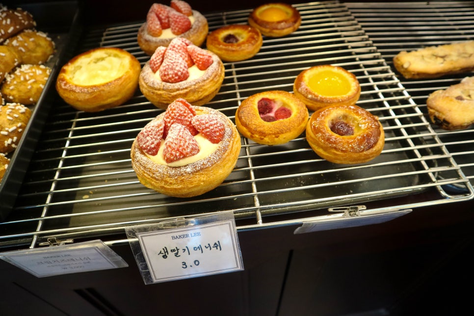 베이커 리(Baker Lee) 이미지