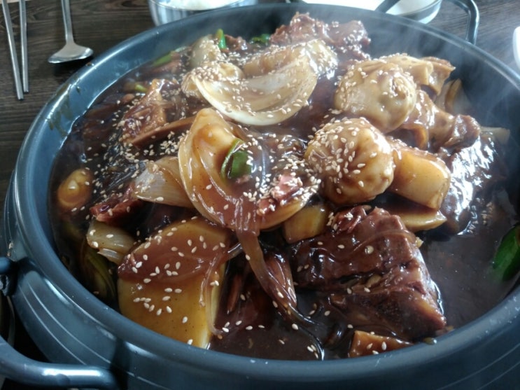 큰손뼈다귀감자탕 이미지