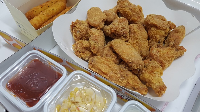 네네치킨 이미지