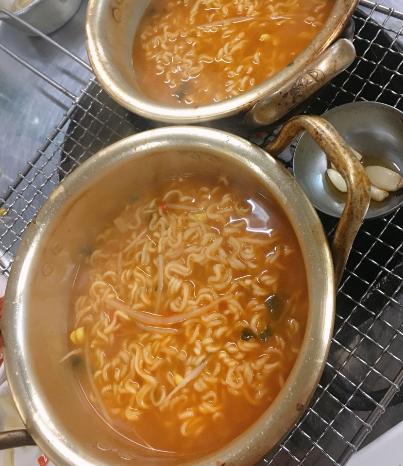 지리산흑돼지뒷통구이 이미지