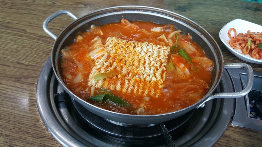짜글이 생돼지 찌개 이미지