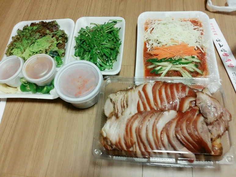 송고집왕족발 이미지