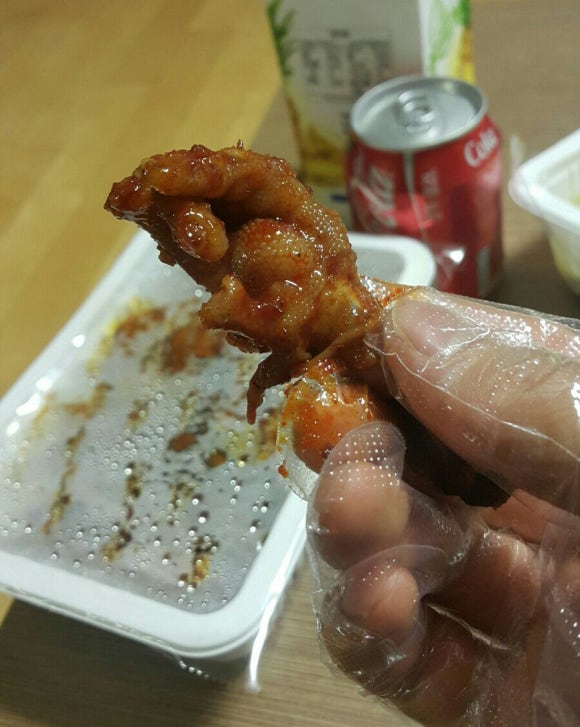 닭발굽는청년 이미지
