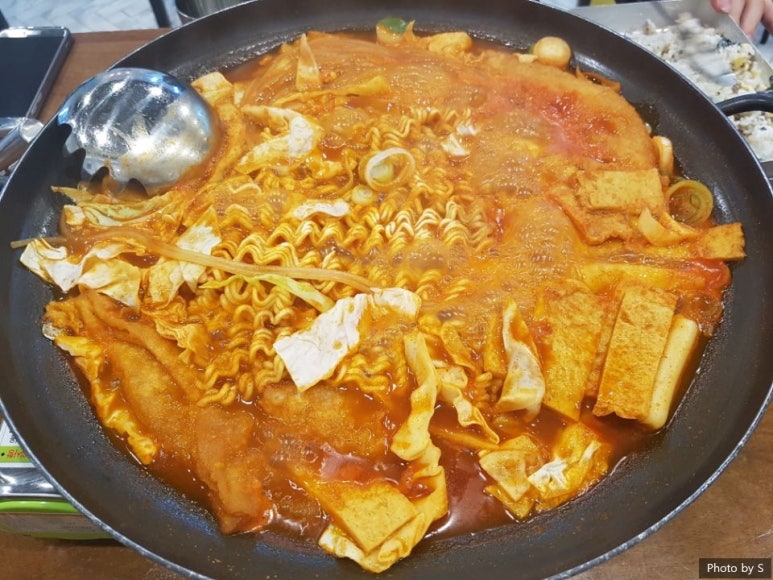 빨개요떡볶이 이미지