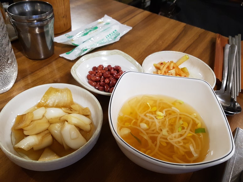 초원꼬치구이 이미지