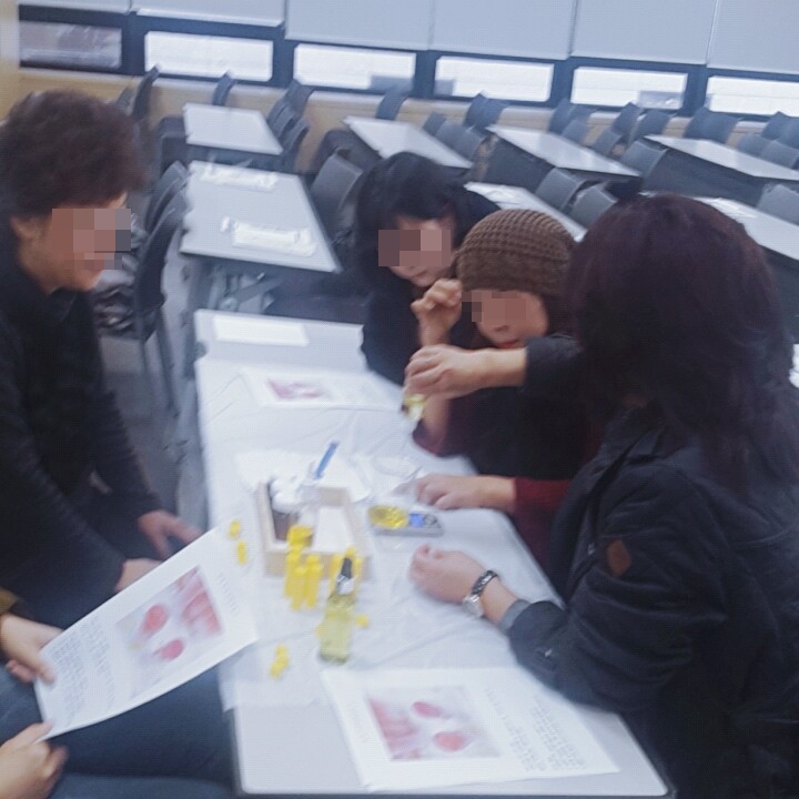 칼라화장품 이미지