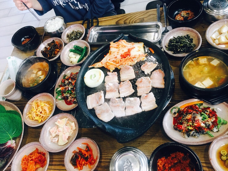 함박우렁쌈밥 이미지