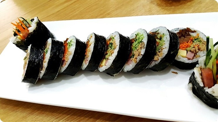 얌샘김밥 이미지