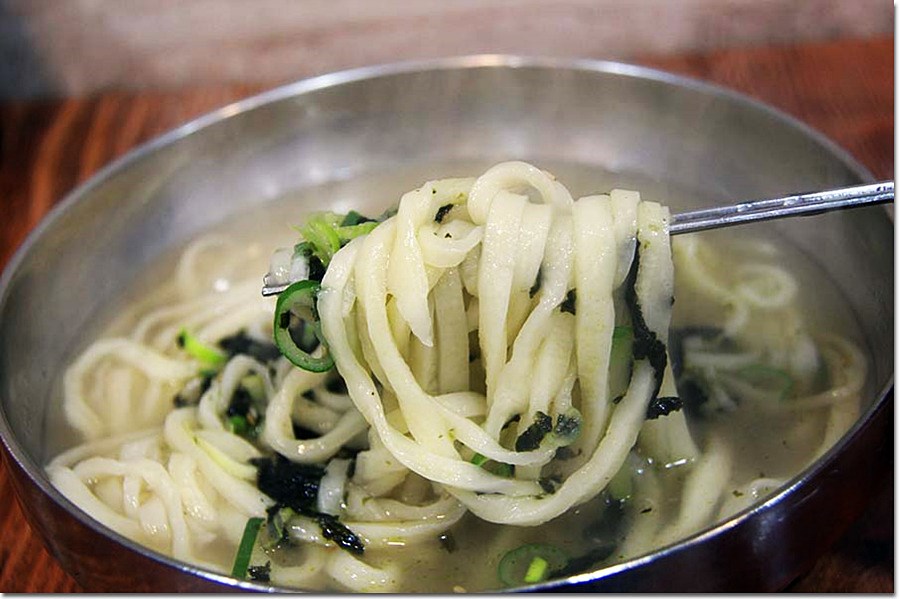 홍두깨칼국수 이미지