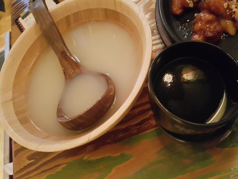 달빛에 술한모금 이미지